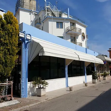 Hotel Centrale Hotell 3*