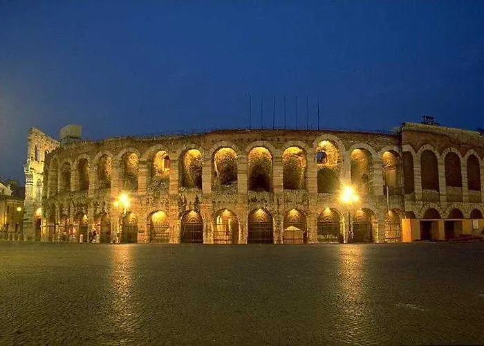 فندق Hotel Centrale ايراكليا ماري