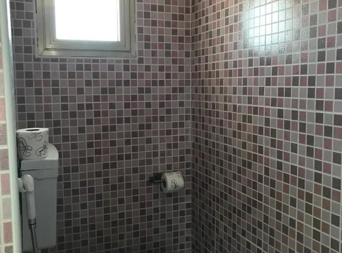 Hotel Centrale 3* ايراكليا ماري