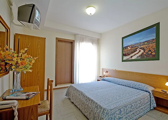 Hotel Centrale ايراكليا ماري