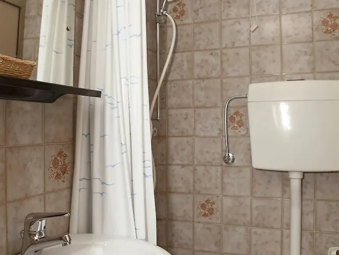 Hotel Centrale فندق ايراكليا ماري