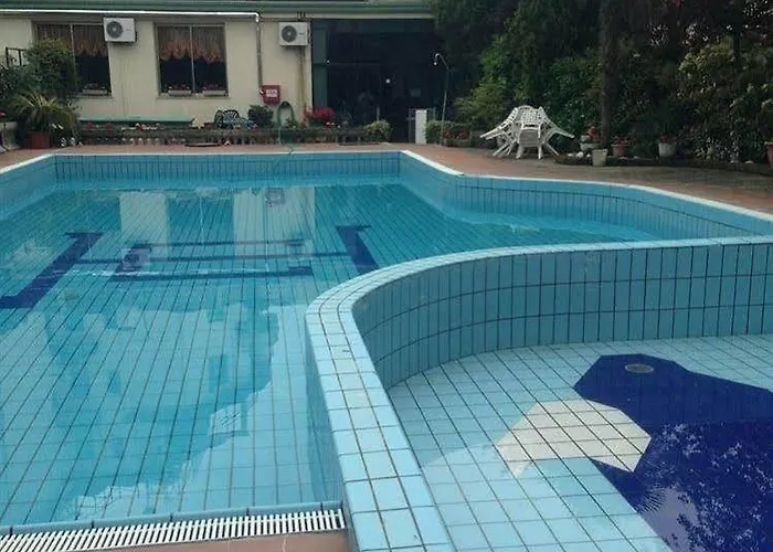 Hotel Centrale فندق