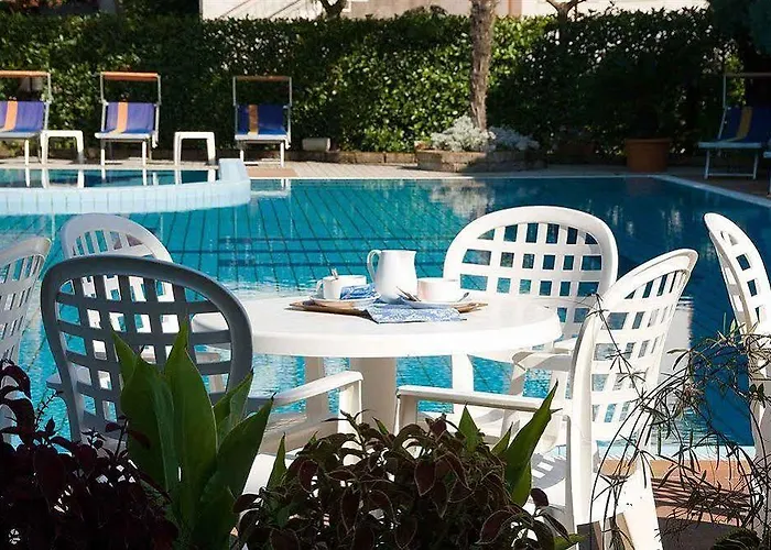 فندق Hotel Centrale 3*